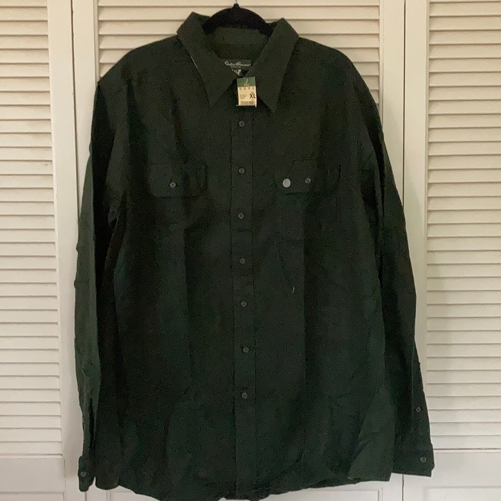 Eddie Bauer Men’s green long sleeve button down